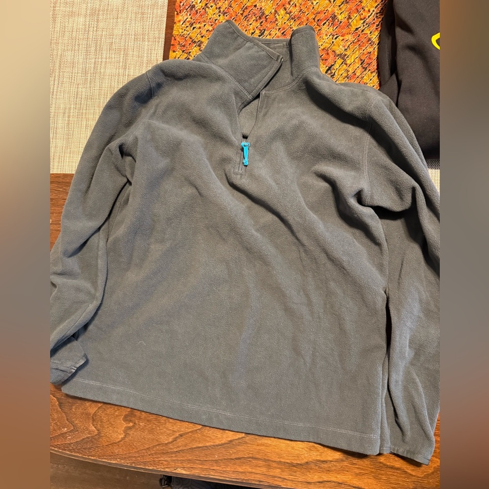 Old Navy Charcoal Fleece Pullover